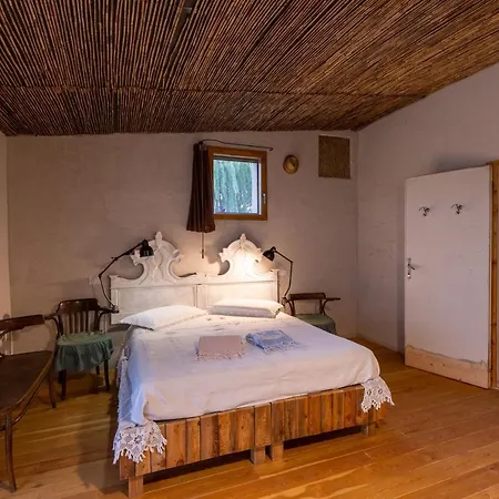La Torre Di Paglia Bed & Breakfast *